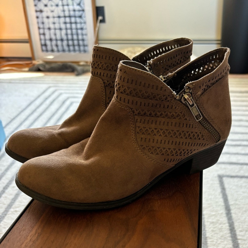 American Rag Boots Size 7.5 - Picture 7 of 8